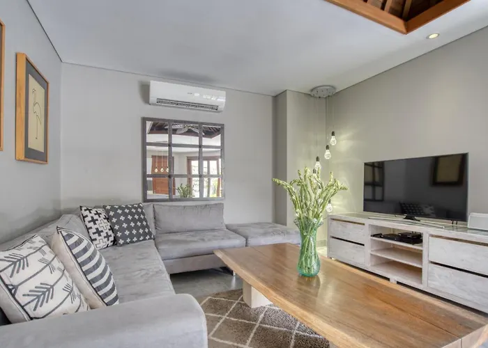 Kejora Beachfront Villa *